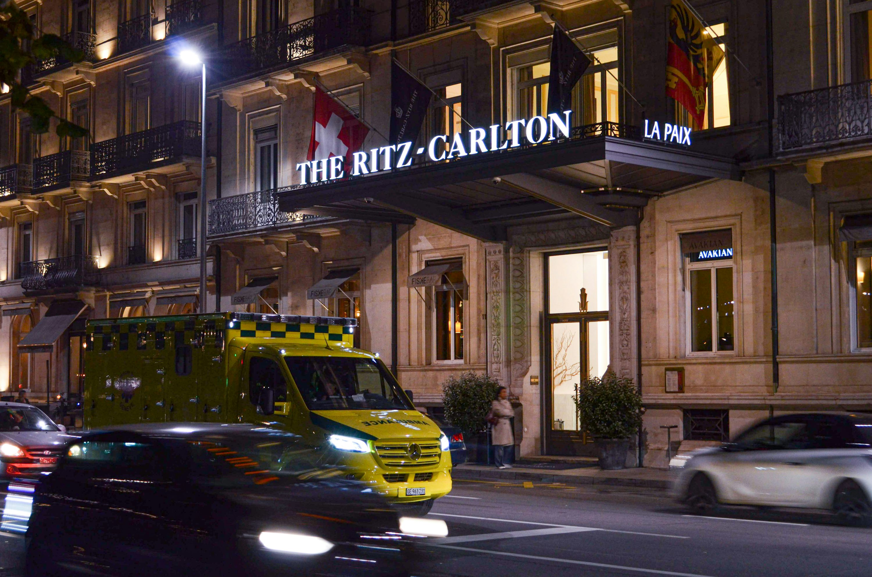 Signori e Signore che servono Signori e Signore